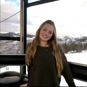 Meet your Posher, Delia